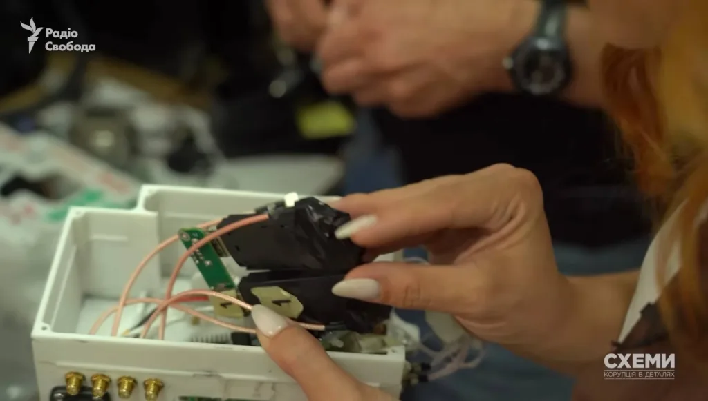 Модуль передачи данных с GSM-модемом, обнаруженный в перехваченном дроне-камикадзе «Герань-2»