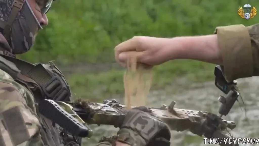 Испытания нового АК-12К военнослужащими 76-й дивизии ВДВ на кадрах от vdvpskov