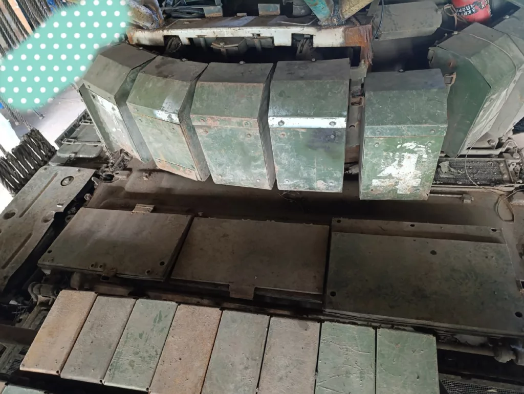 Еще один "мохнатый" Т-72Б3 с двойным антидроновым козырьком