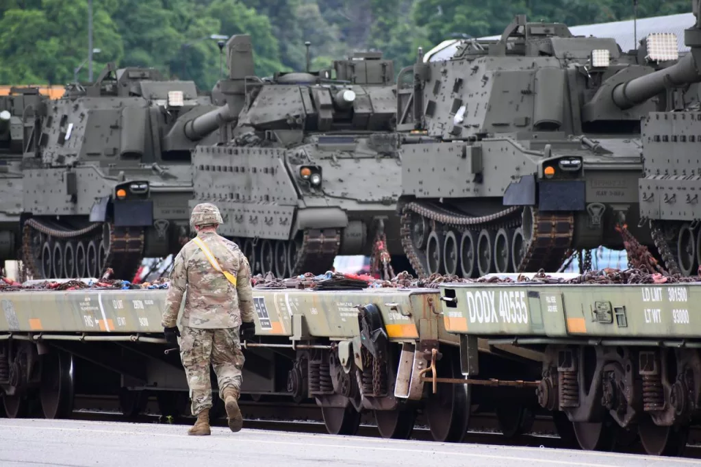 В Вашингтон начала прибывать техника 3-го бронетанкового корпуса для участия в параде, посвящённом 250-летию армии США, который пройдёт 14 июня