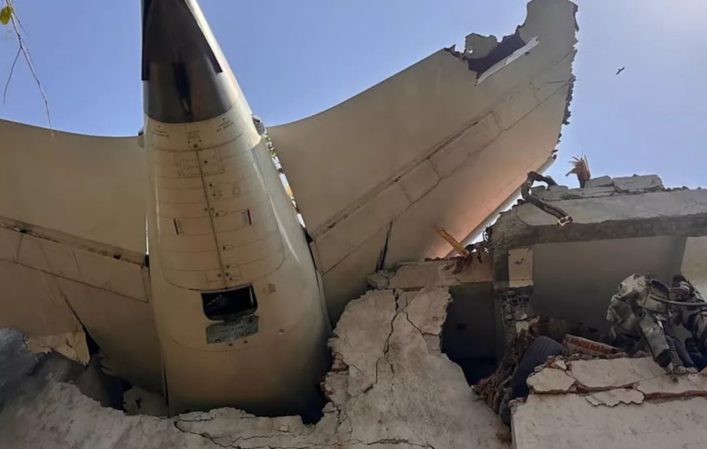 Выживших нет: авиакатастрофа в Индии унесла жизни 247 человек