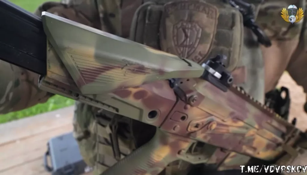 Испытания нового АК-12К военнослужащими 76-й дивизии ВДВ на кадрах от vdvpskov