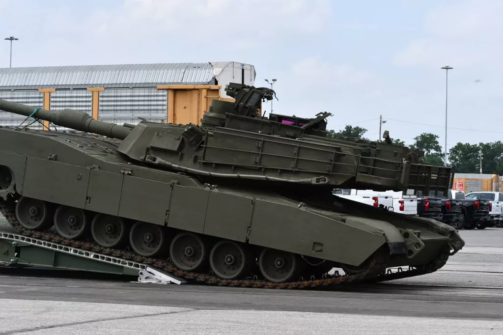 В Вашингтон начала прибывать техника 3-го бронетанкового корпуса для участия в параде, посвящённом 250-летию армии США, который пройдёт 14 июня