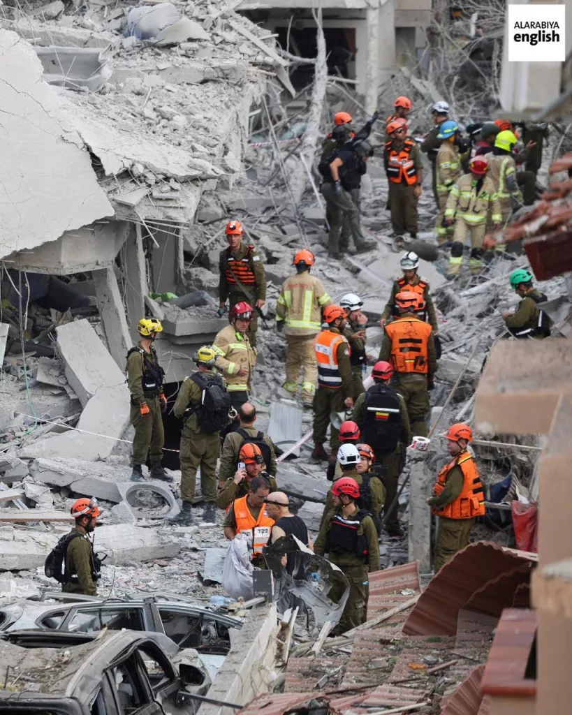 Ночная атака по Тель-Авиву: новые кадры разрушений в израильском городе и его окрестностях