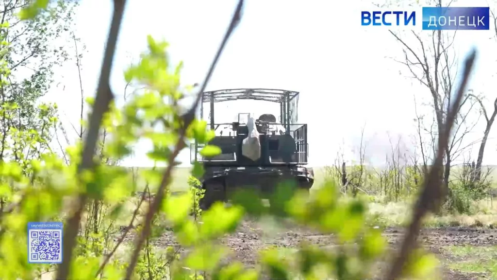 Боевая работа расчёта 152-мм самоходной гаубицы 2С19 «Мста-С» с «элегантной» антидроновой защитой группировки войск «Восток» на Южно-Донецком направлении