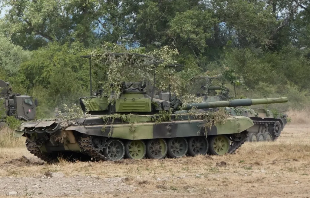 Бронетехника словацкой армии во время мероприятия «Tankové dni Laugarício 2025»