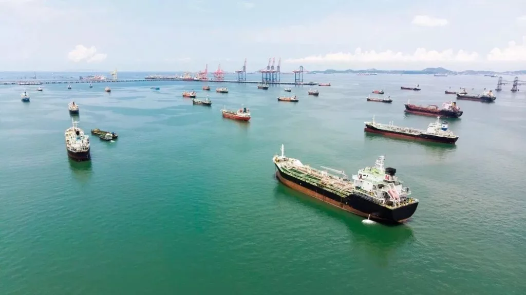 Ормузский пролив под угрозой: как возможная блокада повлияет на цены на нефть