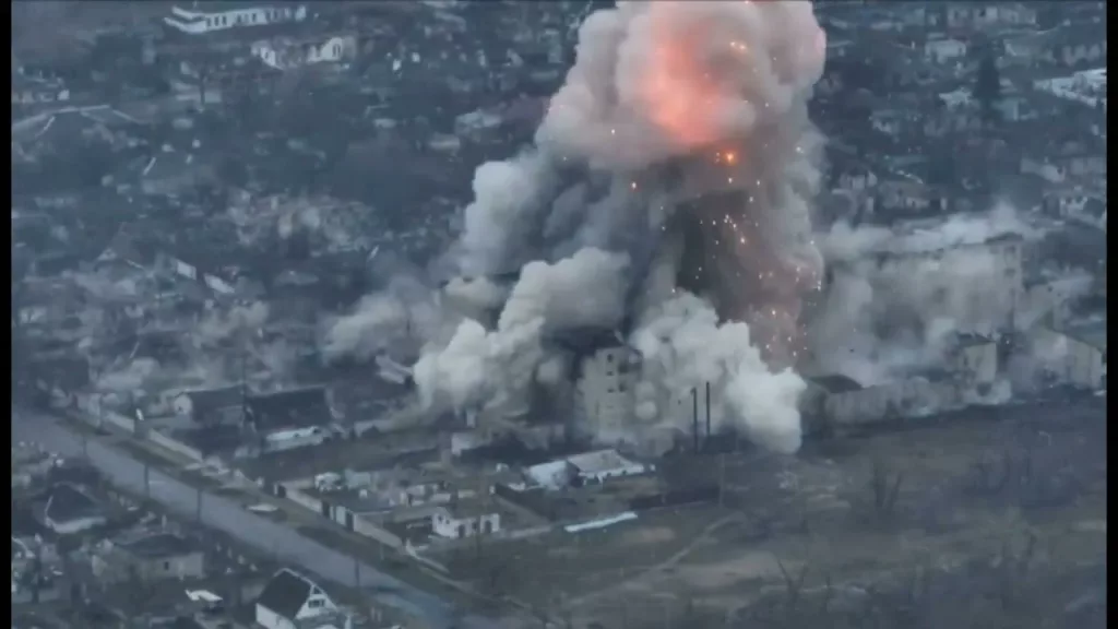 Ракетный удар России в ночь с 5 на 6 июня 2025 года, судя по последним сведениям, был не отдельной акцией, а стартом серии. Структура атаки, глубина поражений и выбор целей указывают на переход к растянутой на несколько циклов фазе огневого воздействия