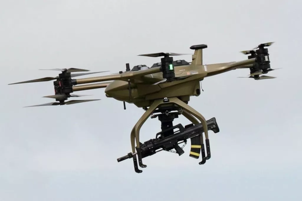 Китайский гексакоптер с автоматом QBZ-95 на совместных китайско-камбоджийских учениях Golden Dragon 2025 (Золотой дракон 2025)