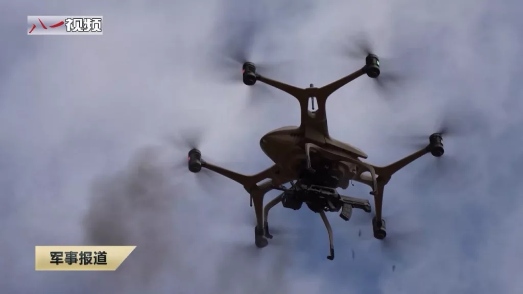 Китайский гексакоптер с автоматом QBZ-95 на совместных китайско-камбоджийских учениях Golden Dragon 2025 (Золотой дракон 2025)