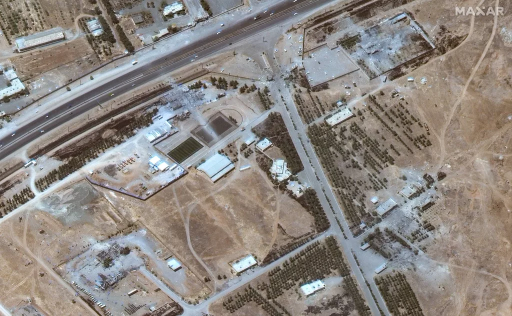 Спутниковые снимки результатов израильских авиаударов по подземной ракетной базе в Керманшахе