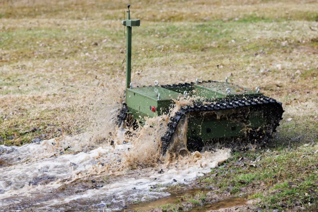 Чемезов доложил президенту РФ о поставках робототехнических комплексов для поддержки войск