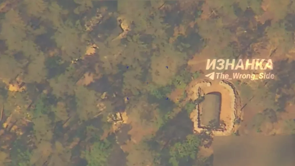 Более четкое видео прилета по 239-му полигону ВСУ, на котором видно, что удар наносился по разбитому в лесу палаточному лагерю