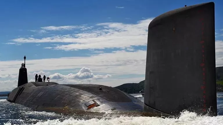 Великобритания планирует построить до 12 атомных подводных лодок