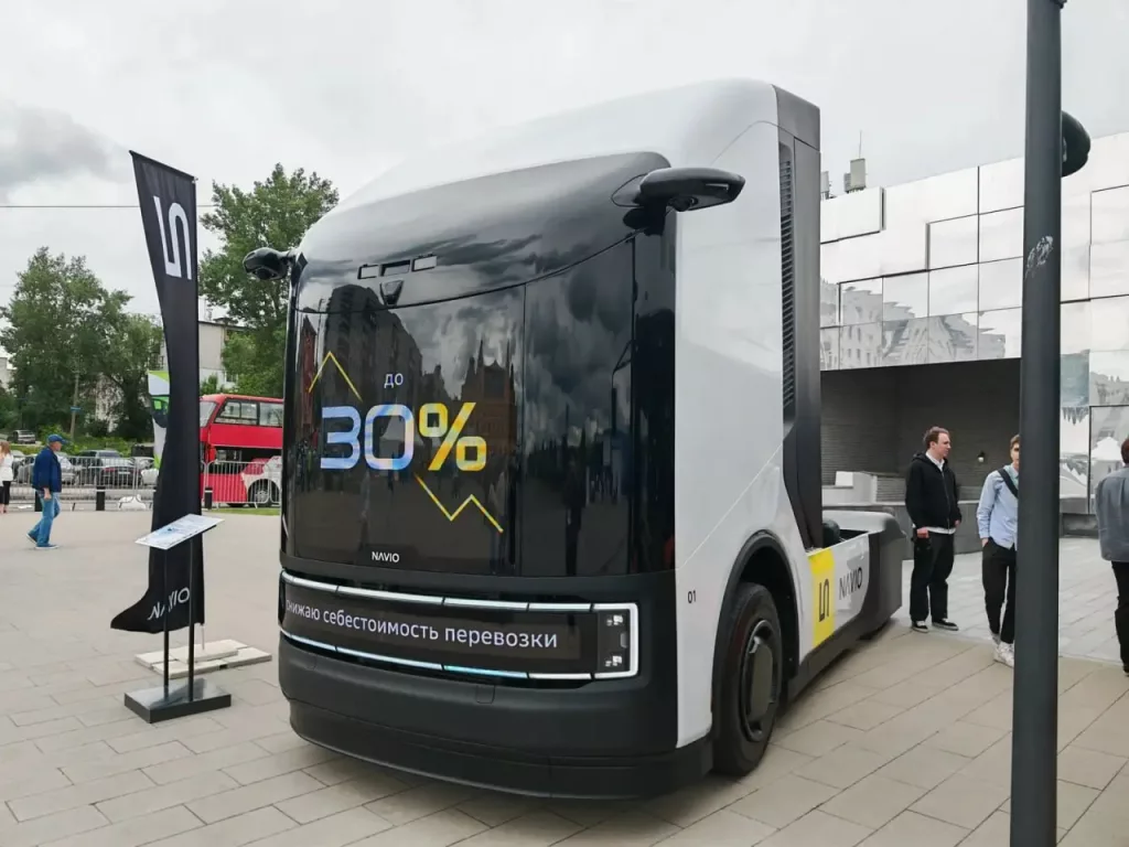 На ЦИПР-2025 представили российский беспилотный грузовик с ИИ-управлением