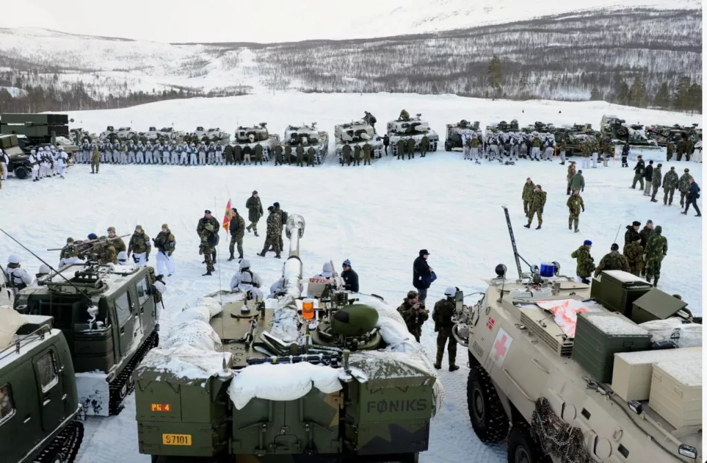 Холодная гонка: НАТО толкает Арктику к милитаризации – под прикрытием Норвегии