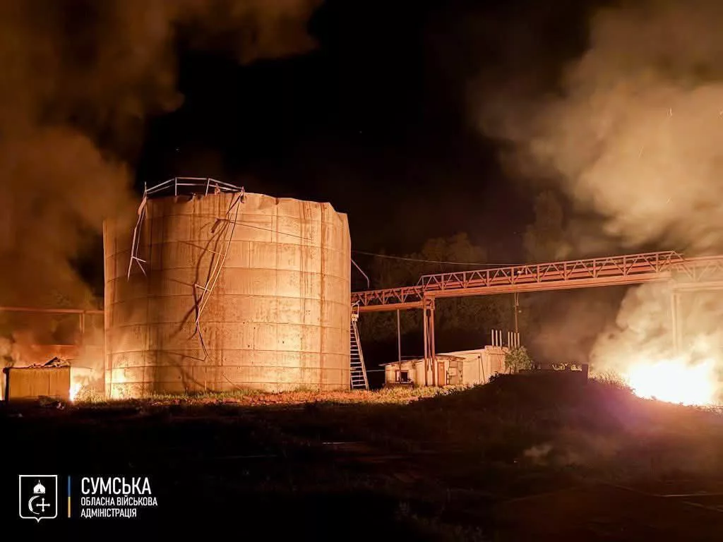 Минус еще один завод: в Сумах «Герани» превратили в пепел производство биоэтанола