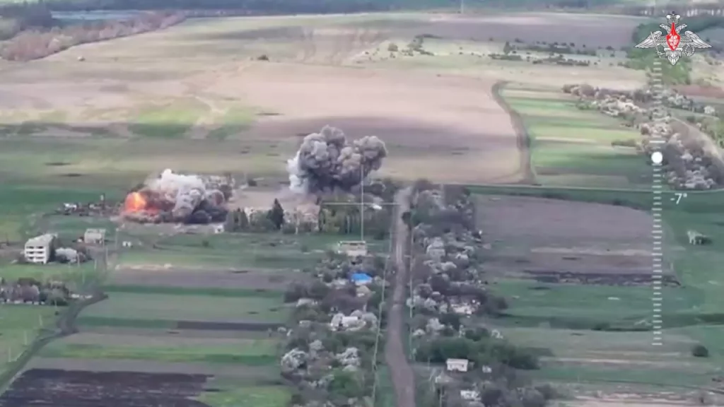 Процесс уничтожения сил противника в районе села Редкодуб на границе ДНР и Харьковской области