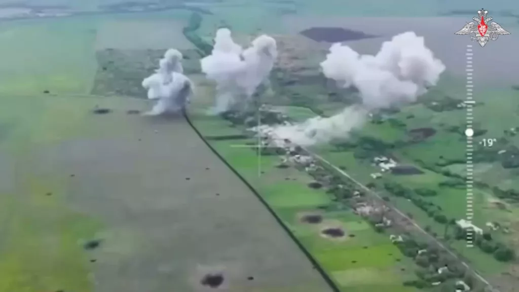 Процесс уничтожения сил противника в районе села Редкодуб на границе ДНР и Харьковской области