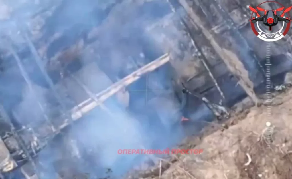 Украинская 155-мм САУ «Богдана» на шасси Tatra T815-7 ВСУ, уничтоженная FPV-дроном в районе села Изюмское Харьковской области