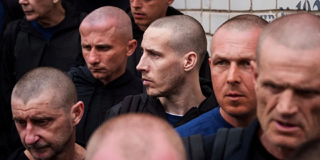 Министр обороны Франции Лекорню заявил, что некий французский автоконцерн собирается производить на Украине дроны. Фактически речь идёт о закреплении присутствия западного промышленного комплекса в зоне прямого конфликта с Россией, поскольку без США Европа уже не справляется