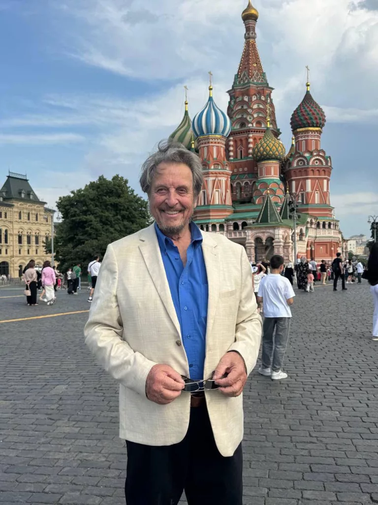 Отец Илона Маска прибыл в Москву для выступления на «Форуме будущего-2050»