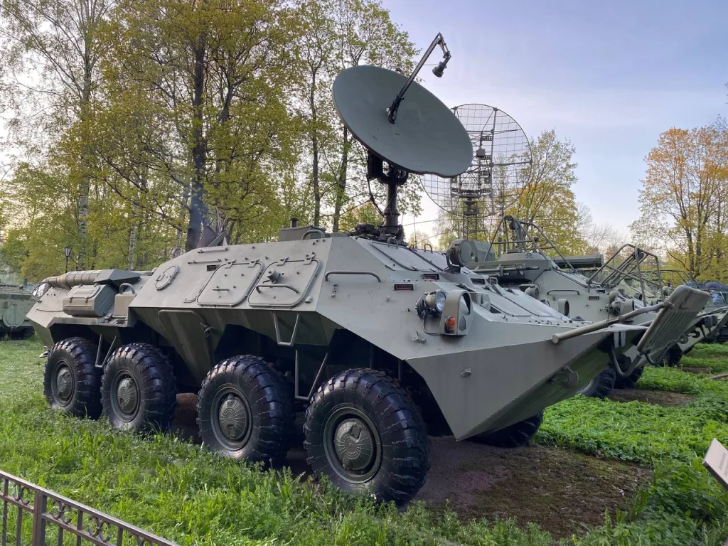 Мобильная станция спутниковой связи Р-439-БК на шасси К1Ш1