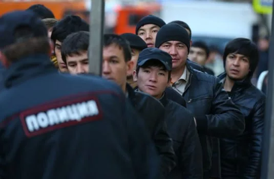 Через границу — только по биометрии: цифровые профили мигрантов появятся в России с 30 июня