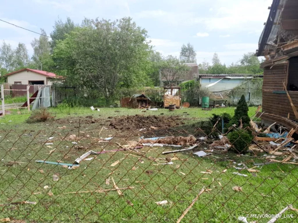 75-летняя женщина госпитализирована с ранением в результате атаки БПЛА в Подмосковье. Об этом сообщил губернатор Московской области Андрей Воробьев