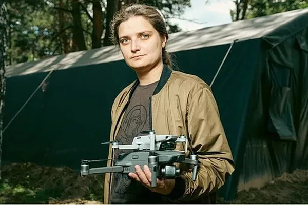 Все взрослое население Украины, в том числе женщины и 18-летние, должны готовиться к мобилизации, — заявила глава аэроразведки ВСУ Берлинская