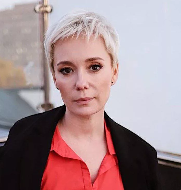 Чулпан Хаматова перестала быть попечителем благотворительного фонда «Помощь». Об этом говорится на его сайте