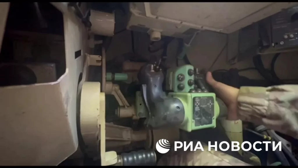 Отремонтированная трофейная шведская БМП CV9040 на вооружении российских десантников