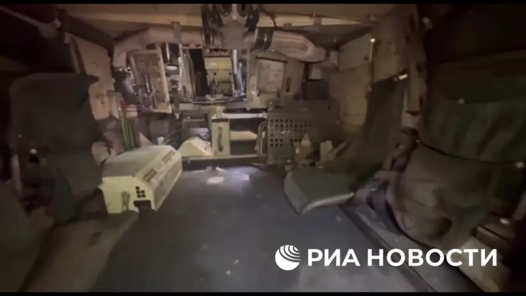 Отремонтированная трофейная шведская БМП CV9040 на вооружении российских десантников