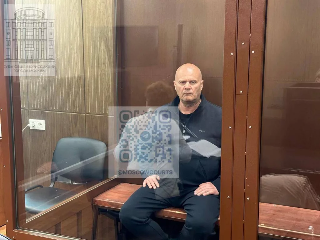 В Москве суд отправил под арест мэра Красноярска Логинова — его подозревают в получении взятки на сумму 180 млн рублей