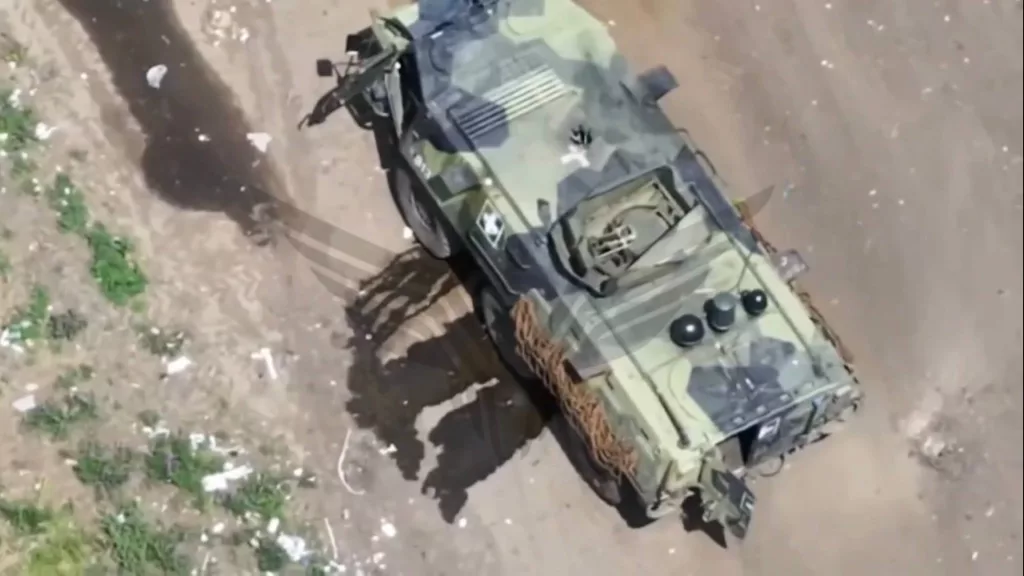 Уничтоженные в районе села Яблоновка бронеавтомобиль Roshel Senator, бронетранспортёр Sisu XA-180 и БРЭМ Bergepanzer 2