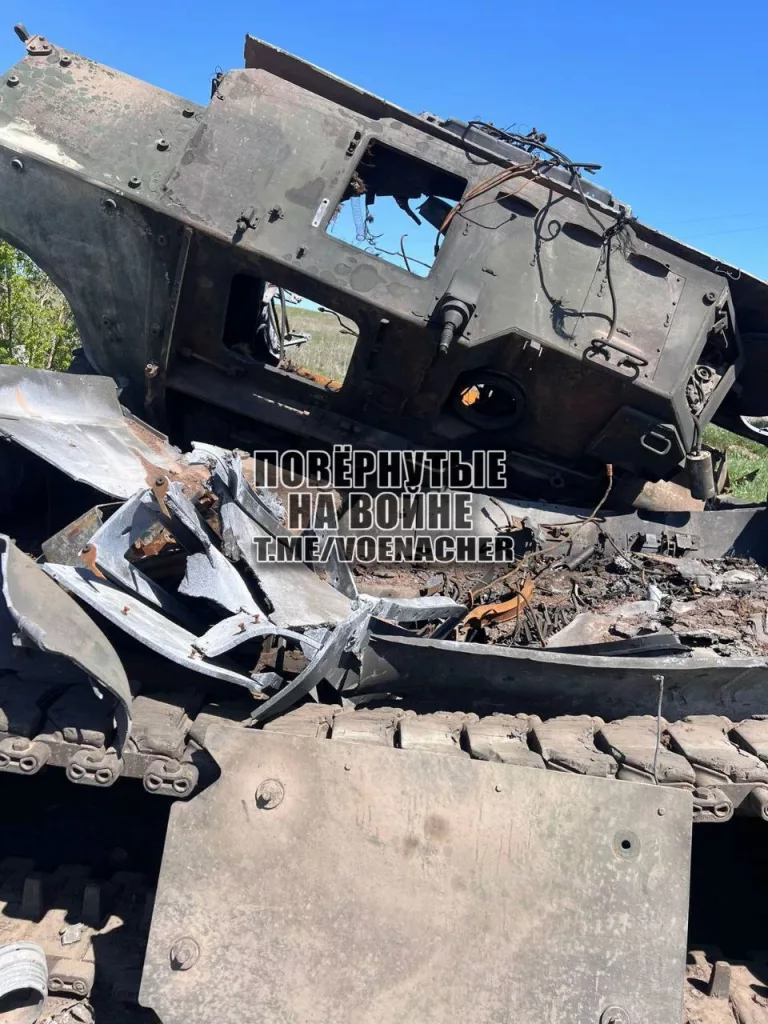 Кадры со стороны противника. Очередная уничтоженная САУ западного производства М109 ВСУ где-то на фронте