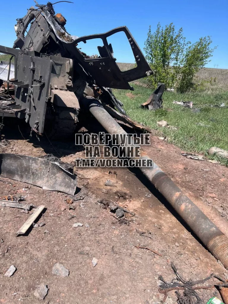 Кадры со стороны противника. Очередная уничтоженная САУ западного производства М109 ВСУ где-то на фронте