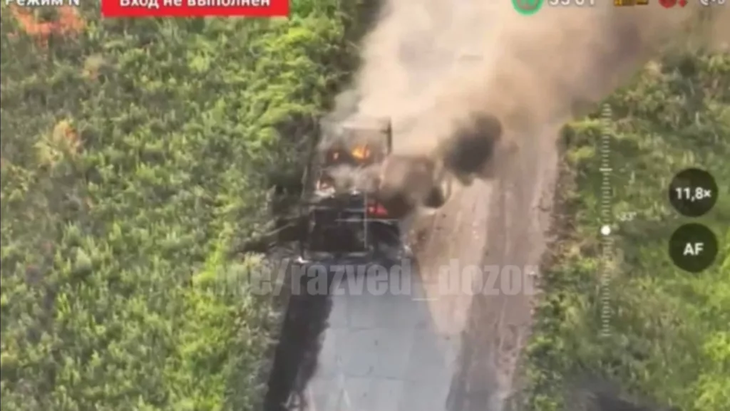 Британский бронеавтомобиль Pinzgauer Vector 718 с антидроновой защитой, уничтоженный на Южно-Донецком направлении