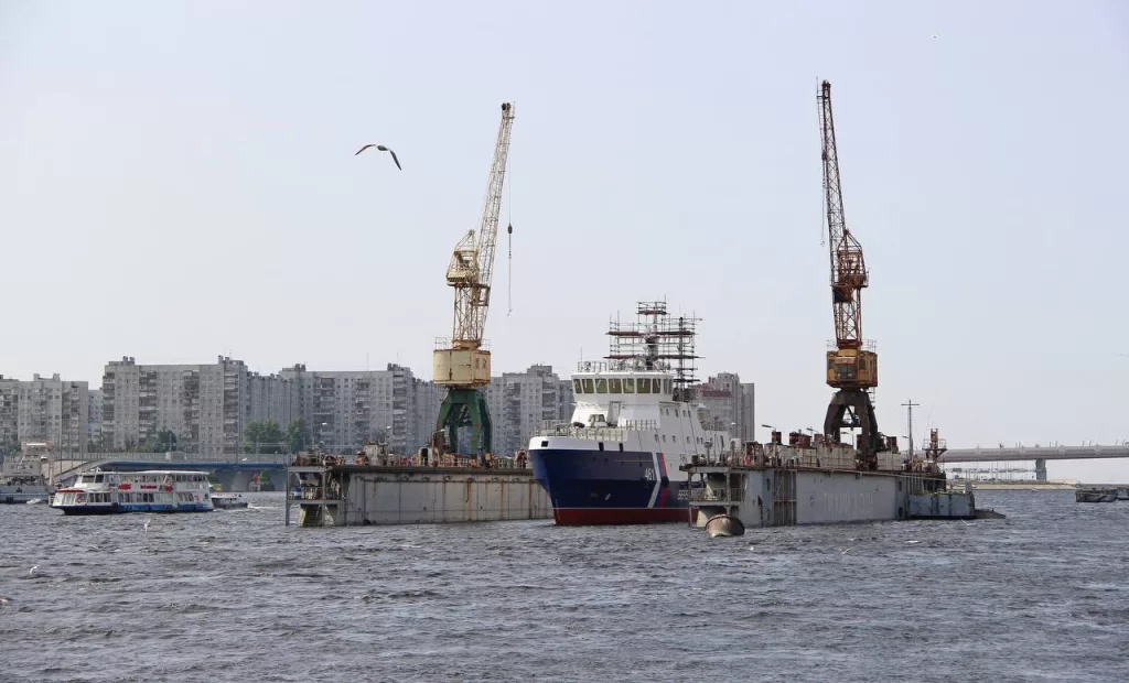 Спущено на воду очередное пограничное патрульное судно "Холмск" (461) проекта 22120 для Пограничной службы ФСБ России