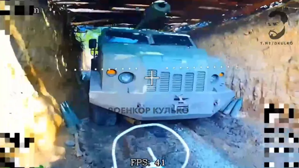 Уничтожение очередной "Богданы" на шасси Tatra Phoenix ударом FPV-дрона, Запорожская область