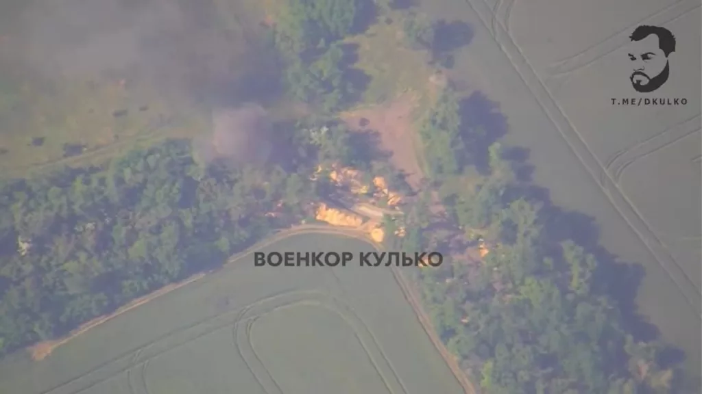 Уничтожение очередной "Богданы" на шасси Tatra Phoenix ударом FPV-дрона, Запорожская область