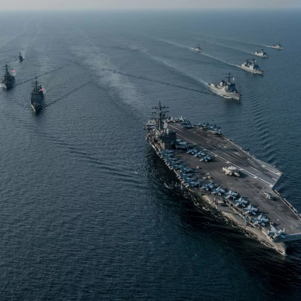 США передвигают к средиземному морю две авианосные группы