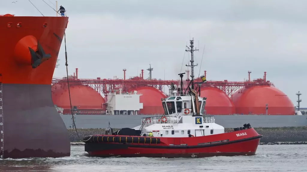 Компании ЕС будут обязаны раскрывать детали сделок по поставкам СПГ из РФ, - пишет Рейтер