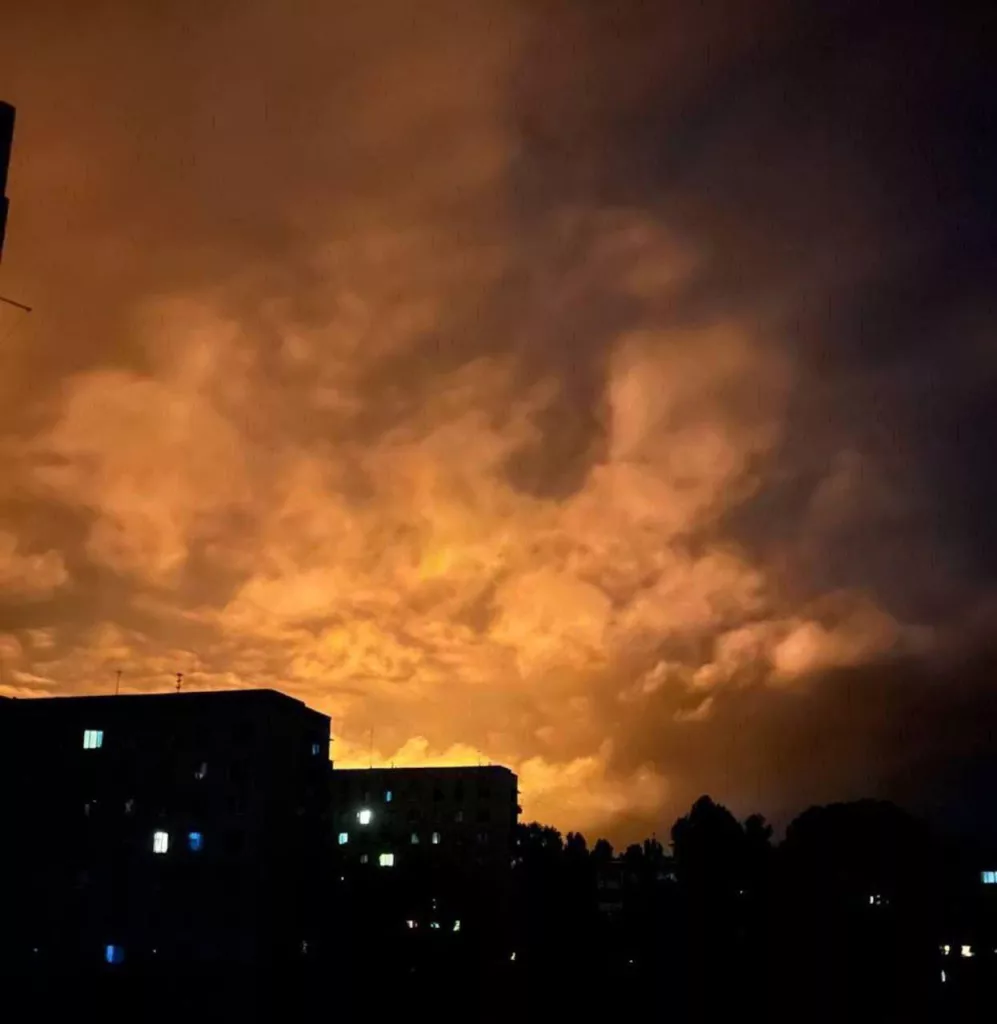 Мощный удар по НПЗ в украинском Кременчуге