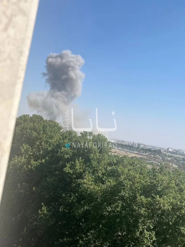 Удары по Тегерану продолжаются. Взрывы, как сообщают местные источники, слышны в жилых кварталах, а также возле аэропорта Мехрабад