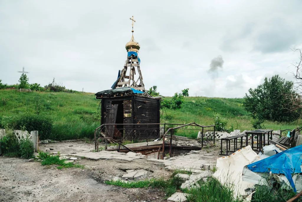 Большинство соцобъектов в приграничных сёлах Курской области восстановлению не подлежат — на их месте построят новые, заявил Хинштейн.