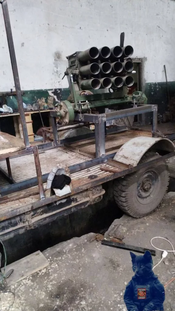 Северокорейские 107-мм РСЗО Тип 75 уже стали прикручивать на мобильные шасси. В данном случае пусковую установку разместили на грузовой буханке УАЗ-3303