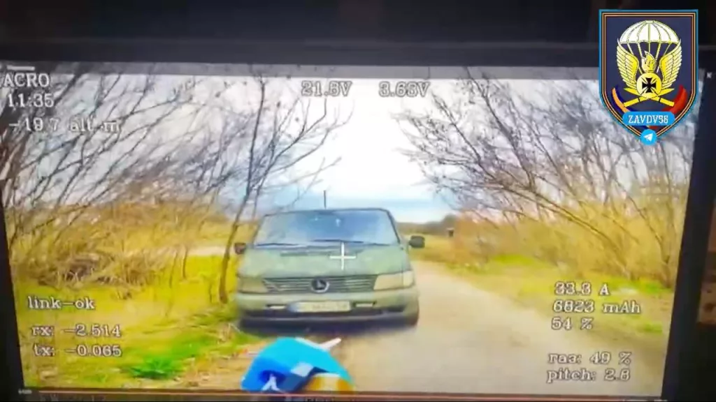 Работа дроноводов из состава крымских десантников FPV-дронами типа "Молния" и КВН в приграничье Курской области