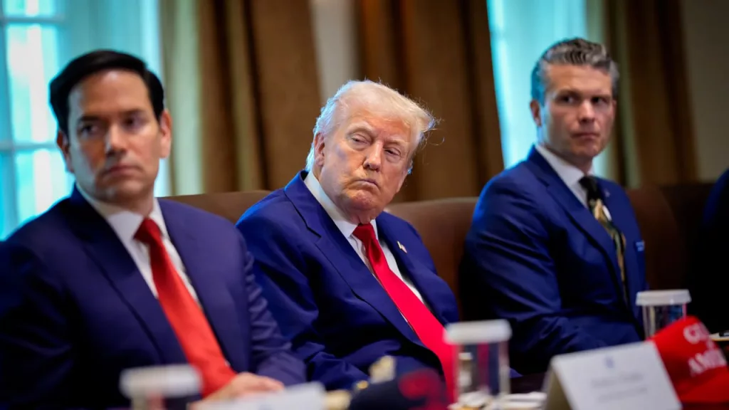 Трамп всерьёз рассматривает возможность вступления в войну и нанесения удара по ядерным объектам Ирана, особенно по подземному заводу по обогащению урана в Фордо — Axios