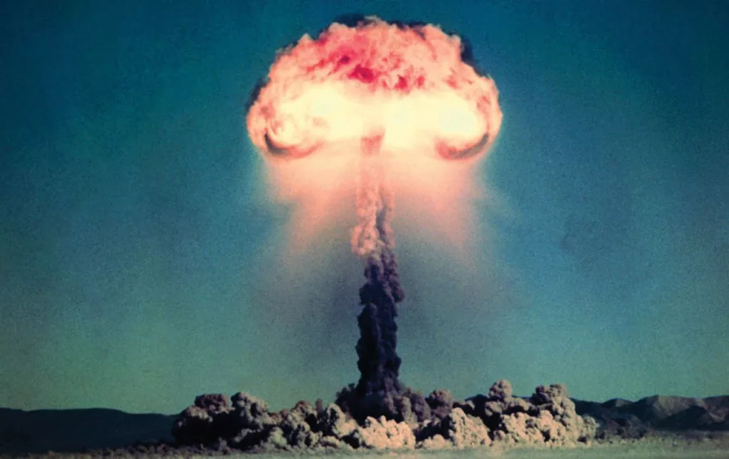 Одно из важнейших преимуществ Израиля в текущих событиях - это не только наличие прямого союзнического ядерного зонтика США. Но и наличие своего ядерного оружия